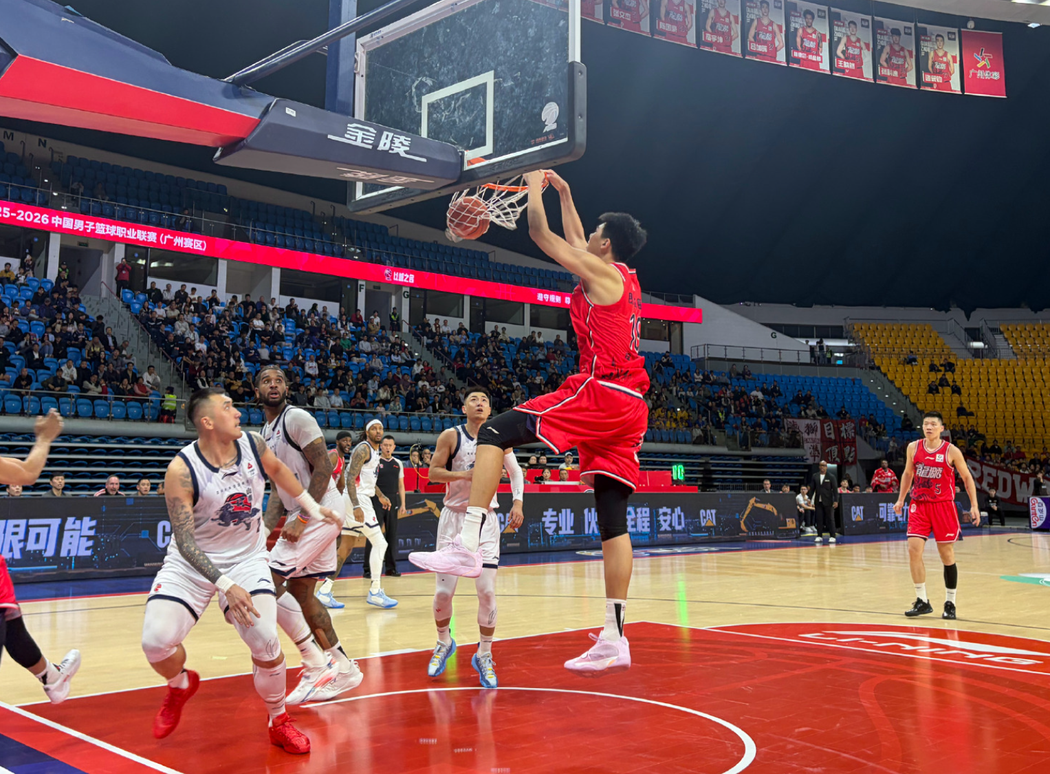 龙珠直播体育直播官网-17+10+4帽！徐昕爆了！护框碾压，进攻完美终结，把山东打绝望了