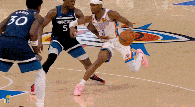 龙珠直播官网-华子亲手送亚历山大20+！这眼神，是要弑父啊！|吉安尼斯·安特托孔波|雄鹿|步行者|NBA|雷霆_新浪体育_新浪新闻